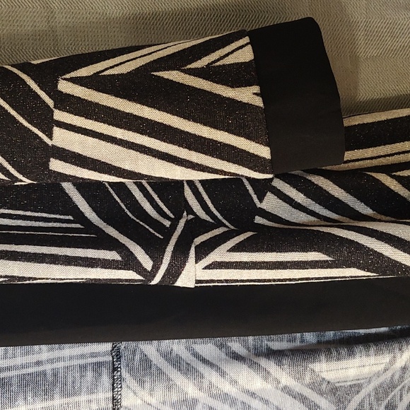 R&M Richards Cardigan - Picture 2 of 7